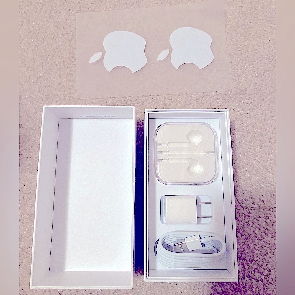 Apple iPhone Wall Lightning Charger Bundle